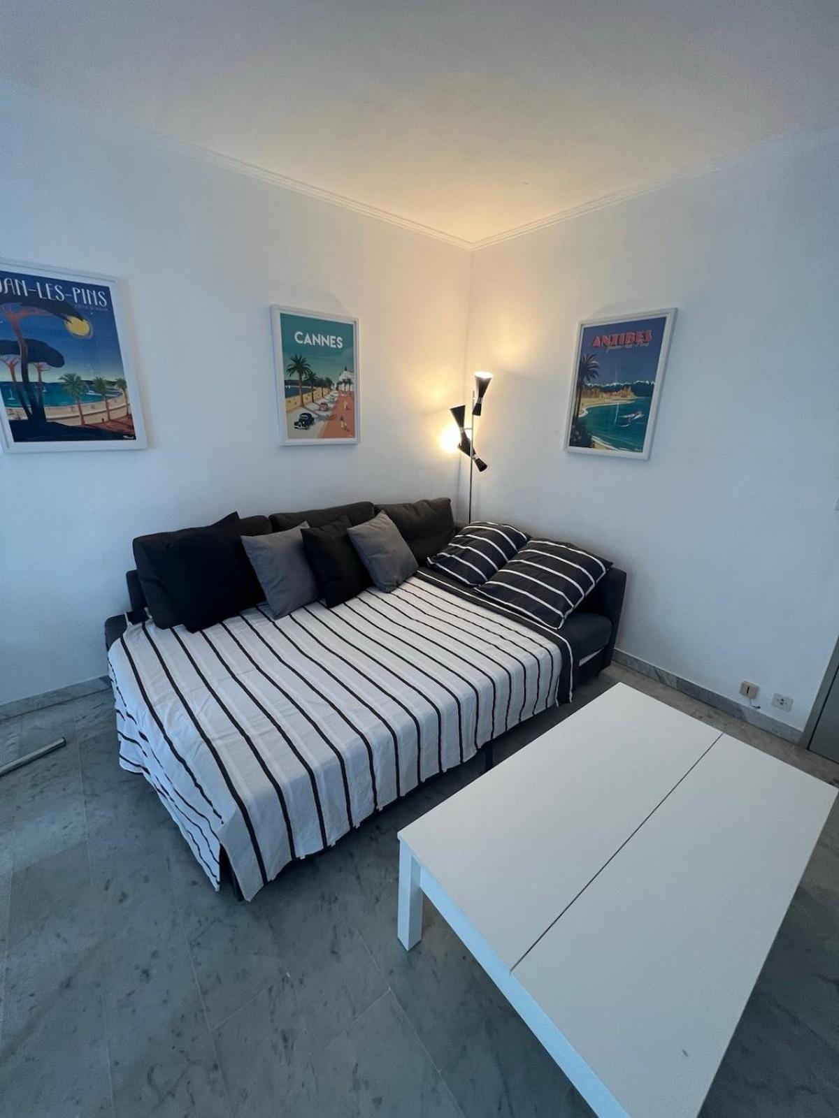 Seafront - Beautiful Flat With Aircon And Comfortable Loggia Vallauris Exterior photo